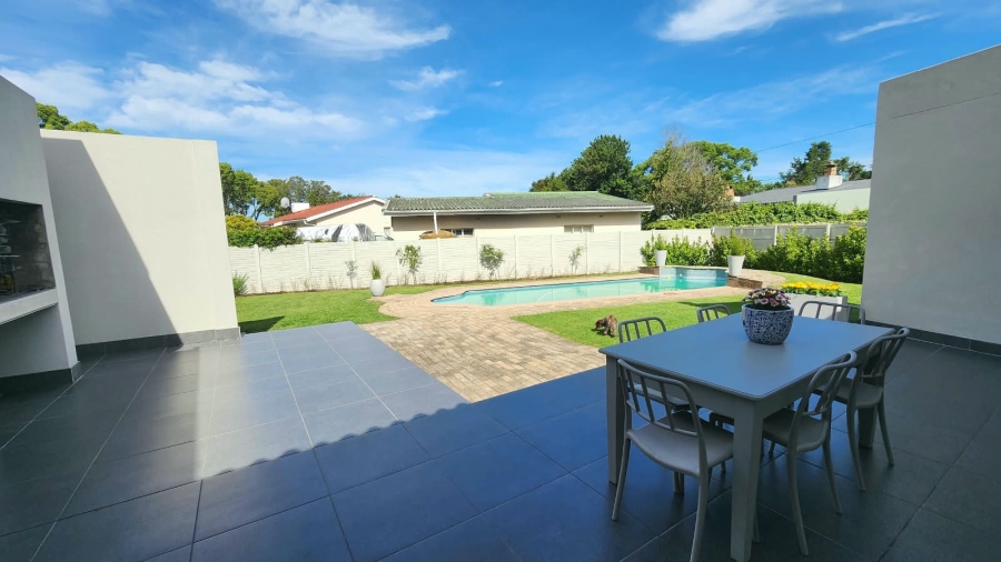 4 Bedroom Property for Sale in Loerie Park Western Cape